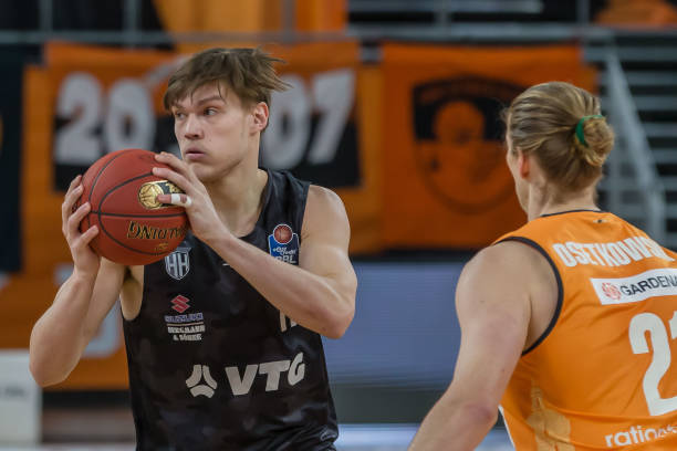 大胆启用新 大胆启用新