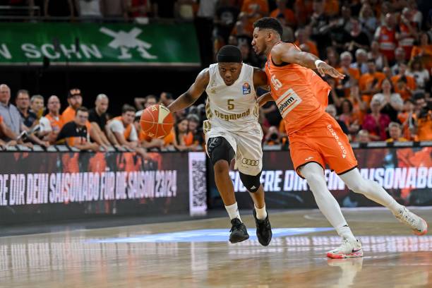 上站稳脚跟 上站稳脚跟