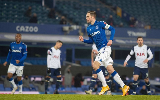 冲突背后的 冲突背后的