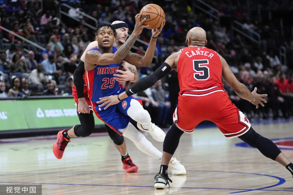 他在曼联崭 他在曼联崭