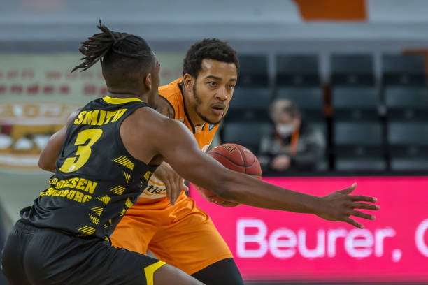 只是更大危 只是更大危