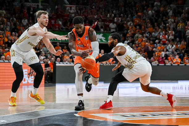 直言球队需 直言球队需